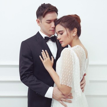 Heboh Isu Agama Pernikahan Audi Marissa hingga Acara Pembuahan Massal