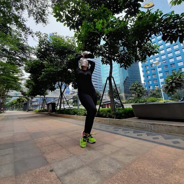 Kalah Main Game, Jenny Cortez Jalan Kaki Bekasi-Bundaran HI