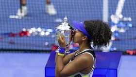 FOTO: Juara US Open, Naomi Osaka Terkenang Kobe Bryant
