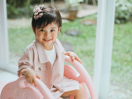 Gemas! 7 Potret Nastusha Putri Chelsea Olivia yang Baru Ultah ke-4