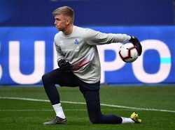 Martinez Dilepas ke Villa, Arsenal Incar Kiper Islandia Ini