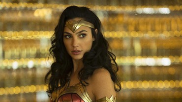 img-title Joss Whedon Bantah Ancam Gal Gadot Saat Syuting Ulang 'Justice League'