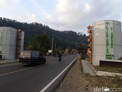 Banyak Dikritik, Gapura Sumedang Kota Kardus Bakal Direnovasi