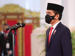 Luhut, Puan hingga Basuki Dapat Tanda Kehormatan dari Jokowi