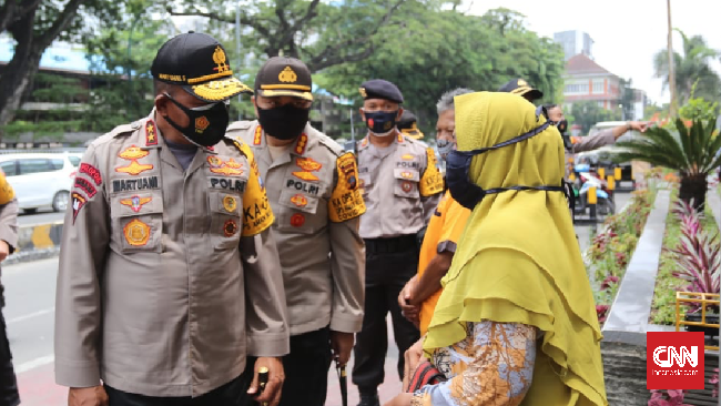 Polisi menetapkan kembali delapan orang sebagai tersangka terkait kericuhan saat demo penolakan Omnibus Law Cipta Kerja di DPRD Sumut.