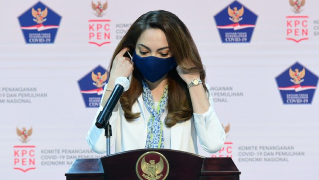 Seharusnya ketiga prinsip 3M yaitu #memakaimasker, #menjagajarak, dan #mencucitangan diterapkan secara bersamaan agar dapat mencegah penularan virus.