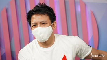 img-title Jarang Terekspos, Ini Kakak Perempuan Ariel NOAH yang Jadi Pengacara