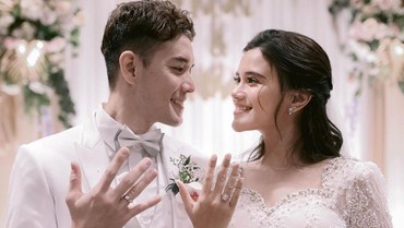 img-title Habis Bulan Madu, Kok Audi Marissa Lepas Cincin Kawin?