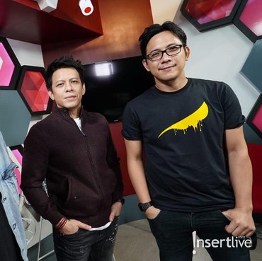 Lirik Lagu Mendekati Lugu - NOAH