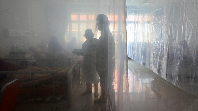 Satgas Covid-19 mencatat, ada lima provinsi dengan sebaran kasus terbanyak yakni DKI Jakarta, Jawa Barat, Jawa Timur, Jawa Tengah, dan Banten.