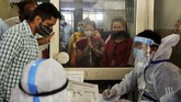 FOTO: Rekor Baru Kasus Harian Corona Global WHO kembali mencatat jumlah kenaikan tertinggi penambahan kasus harian infeksi Covid-19.