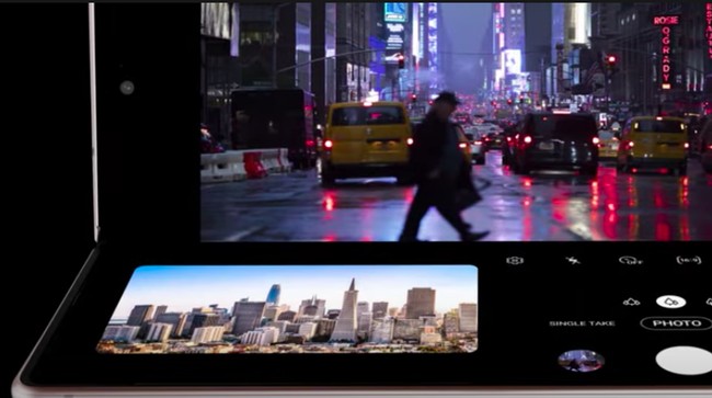 Samsung menyematkan teknologi premium dalam fitur-fitur yang terus diperbarui dalam Galaxy Z Fold2.