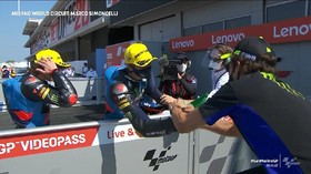 VIDEO: Momen Indah Rossi dan Adik Usai Moto2 San Marino
