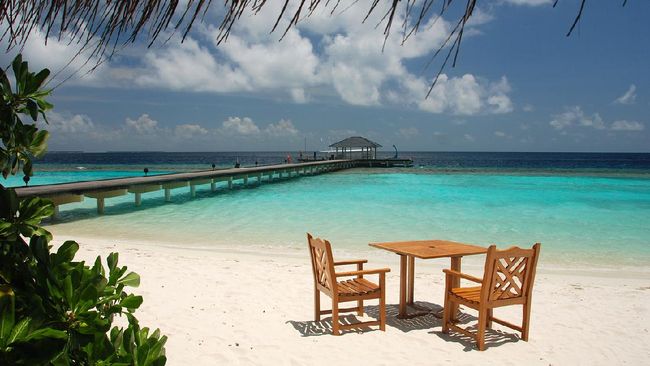 Salah satu tempat penginapan di Maldives (Maladewa) menyuguhkan paket work from hotel yang memanjakan bagi pekerja jarak jauh.