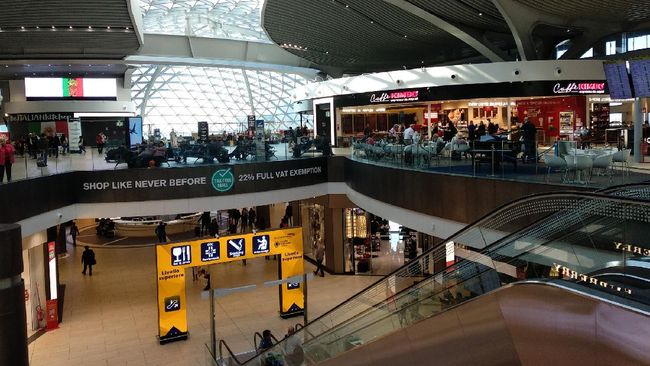 Bandara Internasional Fiumicino di Roma, Italia, memperkenalkan inovasi ramah hewan peliharaan, yakni Dog Relais, hotel anjing pertama di area bandara di Eropa.