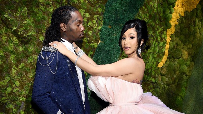 Skandal Pernikahan Cardi B-Offset Kembali Dihebohkan dengan Pengumuman Kehamilan