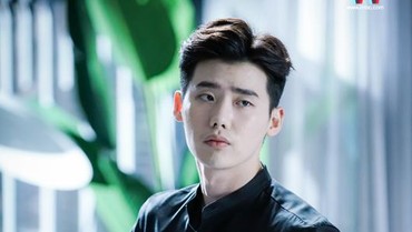 img-title 'W: Two Worlds' Eps.12, Kang Chul Sembunyi dari Kejaran Pembunuh