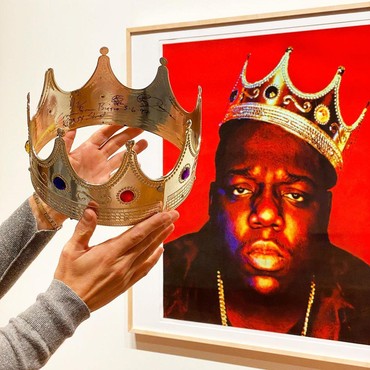 Mahkota Plastik Ikonik Notorious BIG Laku Terjual Rp8,8 Miliar