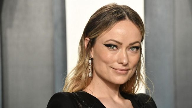 Sutradara film Don't Worry Darling, Olivia Wilde, menjawab gosip yang beredar bahwa dirinya ribut dengan pemain utama filmnya sendiri, Florence Pugh.