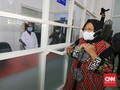 Risma Buka Lab Tes Swab Gratis untuk Warga Surabaya
