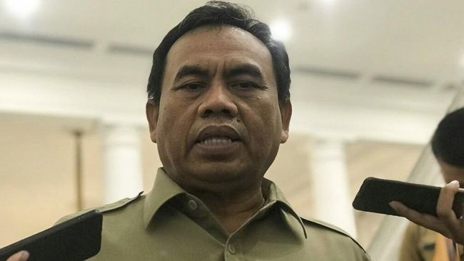 Saefullah Meninggal, Sandiaga Kehilangan Sosok Man of Action Sandiaga Uno menyebut almarhum Saefullah sebagai sosok Man of Action. Kata Sandiaga, Saefullah lebih memilih bekerja dalam diam dan menyelesaikan masalah.