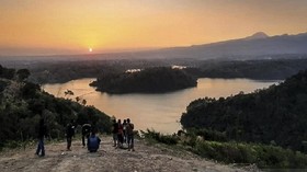 Pemandangan Raja Ampat Versi Kudus di Bukit Puser Angin