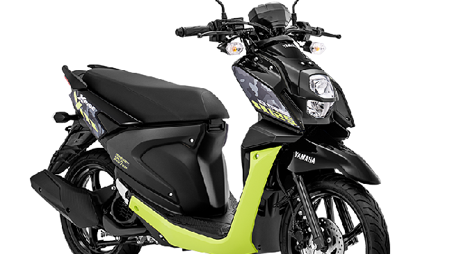 Yamaha X-Ride 125 disegarkan dengan pilihan warna bodi baru, kombinasi merah, putih, dan hitam.