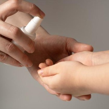 img-title Bolehkah Bayi Menggunakan Hand Sanitizer?
