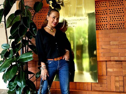 7 Potret Terbaru Kiki Fatmala yang Diisukan Pindah Agama