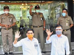 Machfud-Mujiaman Jalani Swab Ulang di RSU Soetomo