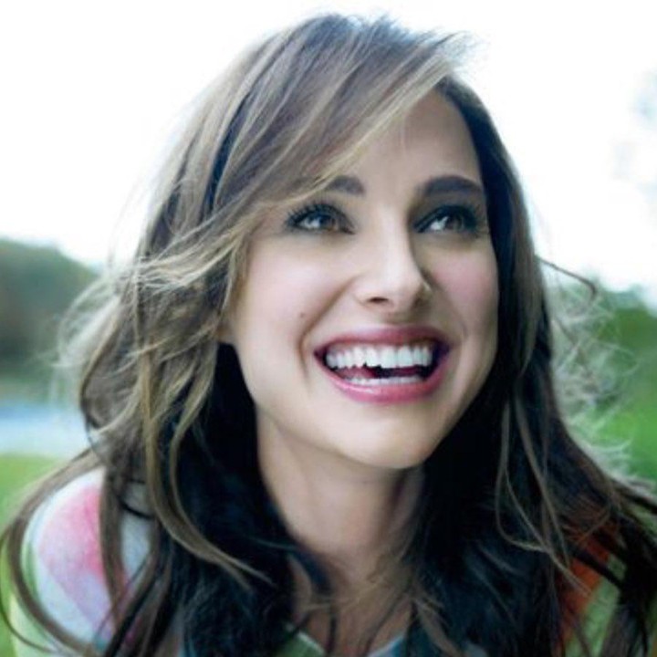 <p>Kecantikan Natalie Portman memang sudah tak diragukan lagi. Penyanyi Tanah Air Ariel NOAH bahkan mengidolakan dan menunjuknya sebagai wanita tercantik, Bunda. (Foto: Instagram @natalieportman)</p>
