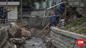 Longsor di Perumahan Pesona Jati Asri Bekasi Usai Hujan Deras