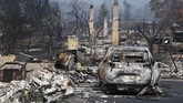 FOTO: Kompleks Perumahan di Oregon Habis Dilahap Api Karhutla Ratusan rumah di daerah Almeda, Jackson County, Negara Bagian Oregon, Amerika Serikat, hangus akibat kebakaran hutan dan lahan.