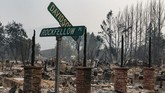 FOTO: Kompleks Perumahan di Oregon Habis Dilahap Api Karhutla Ratusan rumah di daerah Almeda, Jackson County, Negara Bagian Oregon, Amerika Serikat, hangus akibat kebakaran hutan dan lahan.