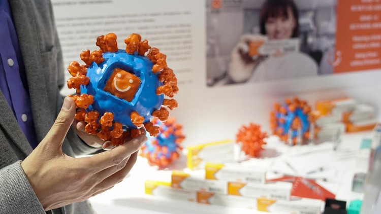 Pembuat vaksin asal China, Sinovac Biotech, berencana memulai uji coba klinis vaksin virus Corona eksperimental terhadap anak-anak dan remaja pada akhir bulan ini.