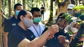 Telkom Dukung Digitalisasi UMKM di Kaki Gunung Ciwidey