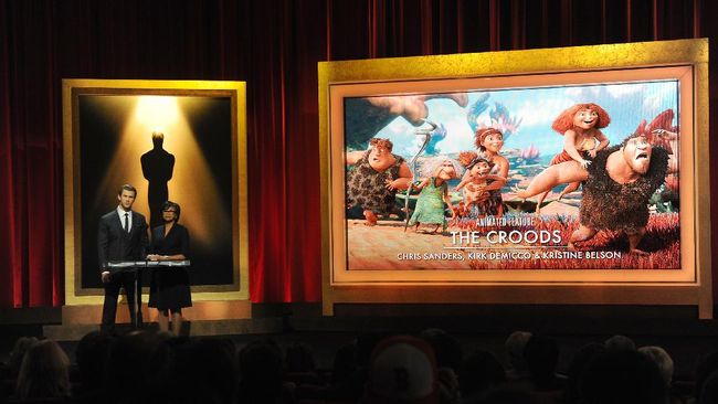 Universal Pictures mempercepat penayangan film animasi komedi, The Croods: A New Age, dari Desember menjadi November.