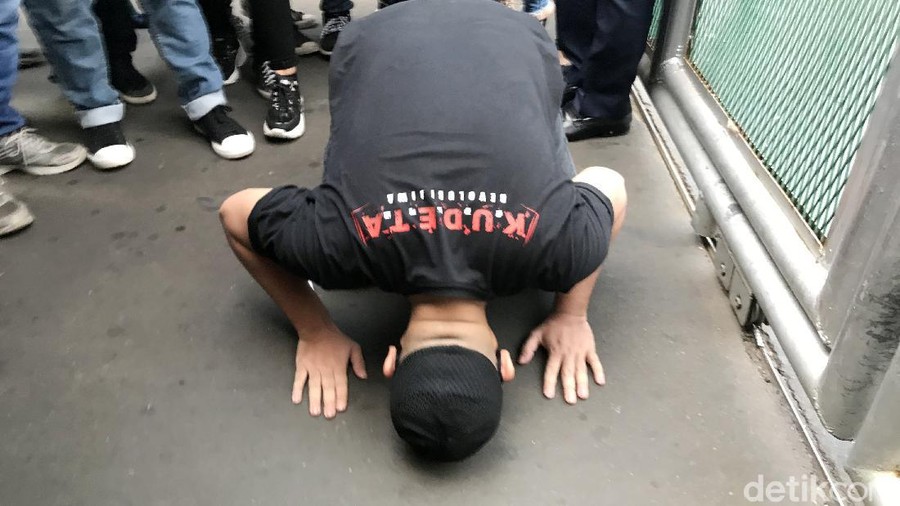 Vicky Prasetyo usai bebas saat ditemui di Rutan Salemba.