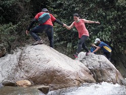 Hiking di Sentul yang sedang Naik Daun