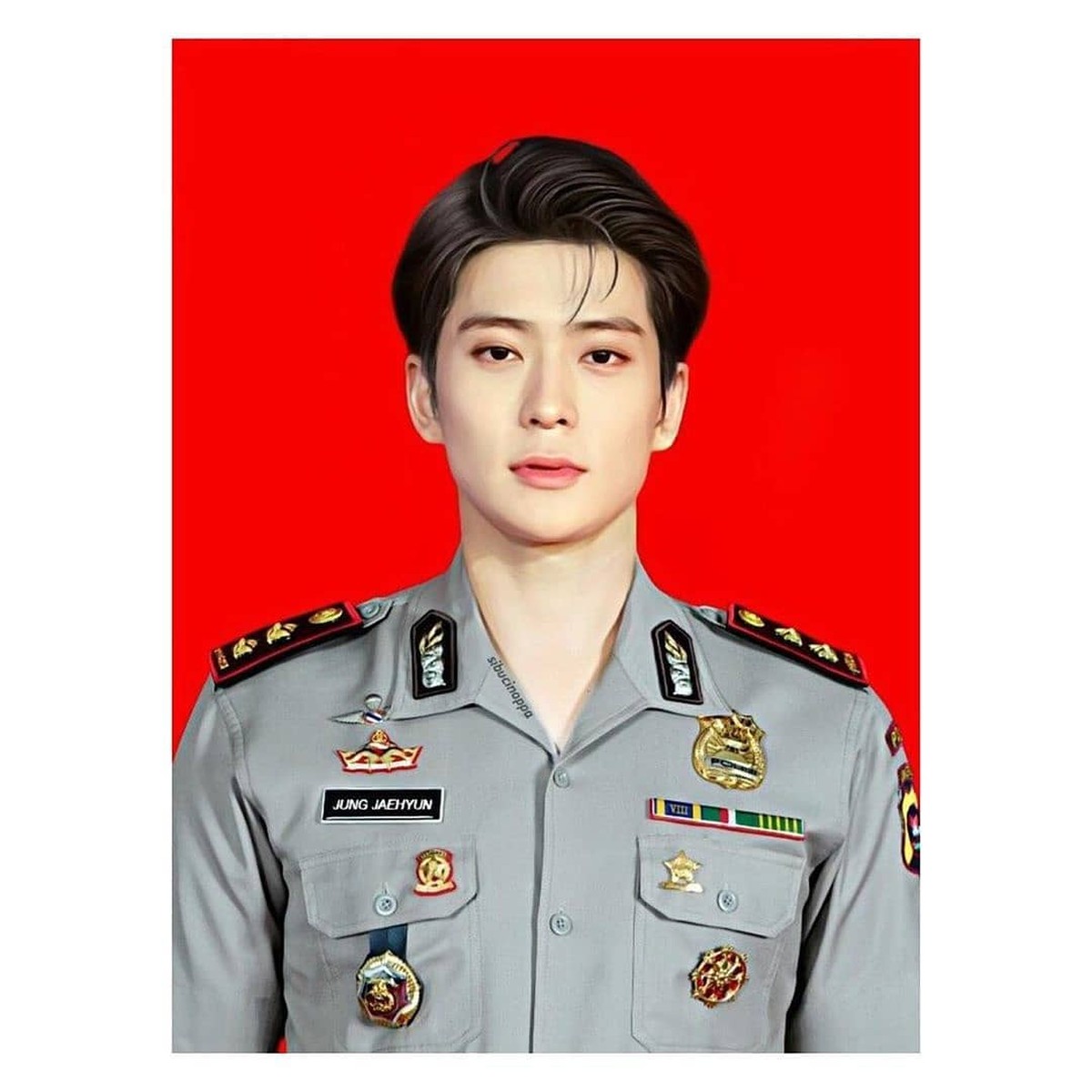 Idol K-Pop yang diedit berseragam polisi