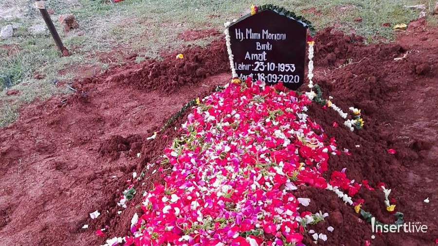 Jenazah Ibu Indra Bruggman Dimakamkan di TPU Menteng Pulo