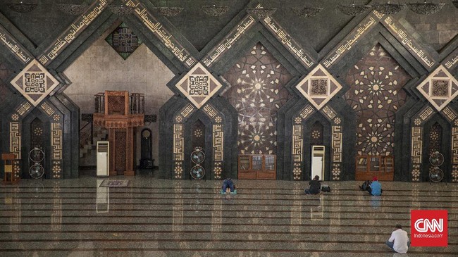 Azan Maghrib di wilayah DKI Jakarta dan sekitarnya akan dimulai pukul 17.51 WIB dan waktu Isya akan dimulai pukul 19.01 WIB.