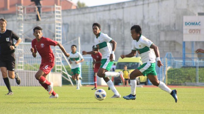 Mochammad Supriadi dan Bagas Kaffa cedera saat Timnas Indonesia U-19 mengalahkan NK Dugopolje 3-0.