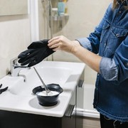 7 Tips Mewarnai Rambut Sendiri di Rumah, Yuk Coba!