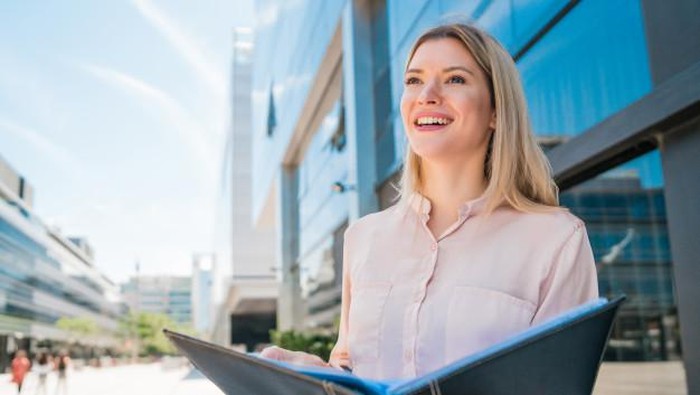 Bertahan Atau Mundur? Ini Tanda-Tanda Kamu Harus Ganti Pekerjaan!