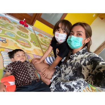 El Barack Minta Adik, Apa Jawaban Jessica Iskandar?