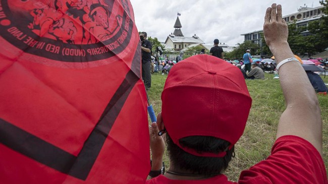 FOTO : Gelombang Unjuk Rasa Pro-Demokrasi di Thailand