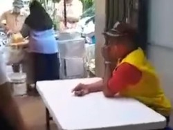 Viral Pria Paksa Dilayani Makan di Warung Jaksel, Pemprov DKI: Bukan PNS