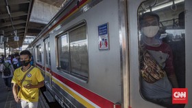 Perjalanan KRL Terganggu Imbas Kebakaran Pasar Kemiri Muka Depok