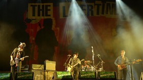Pete Doherty dan The Libertines Buka Hotel di Inggris